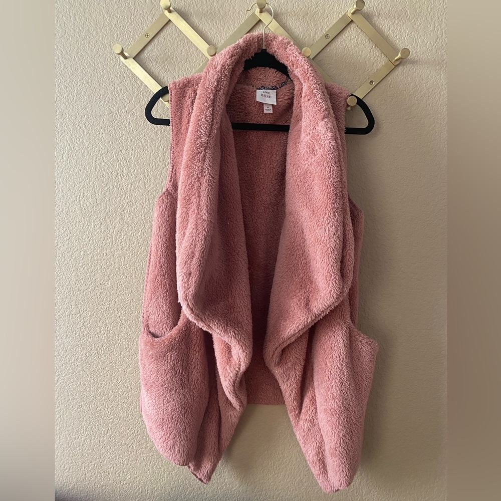 Sweater vest with pockets! 💕